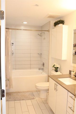 999 SW 1st Ave 3301, Miami, FL 33130