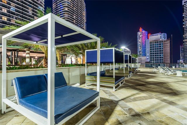 999 SW 1st Ave 3301, Miami, FL 33130