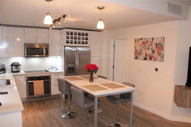 999 SW 1st Ave 3301, Miami, FL 33130