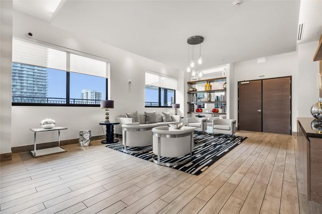 999 SW 1st Ave 3301, Miami, FL 33130