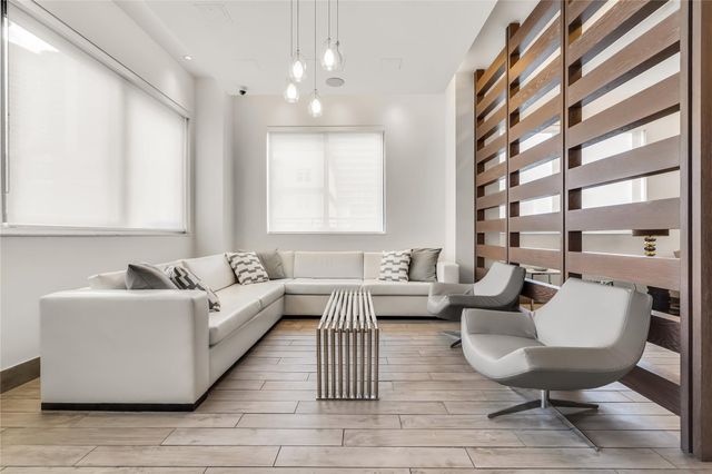 999 SW 1st Ave 3301, Miami, FL 33130