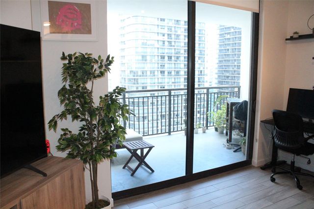 999 SW 1st Ave 3301, Miami, FL 33130