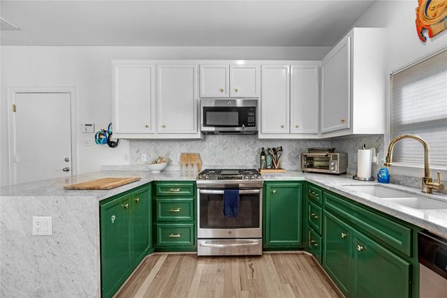 823 E 36th Street, Houston, TX 77022