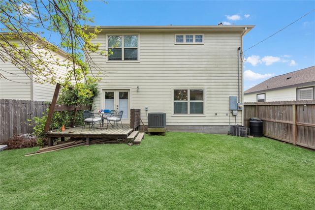 823 E 36th Street, Houston, TX 77022