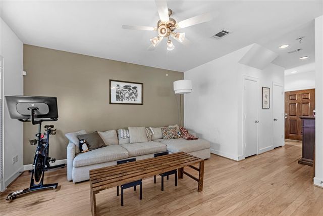 823 E 36th Street, Houston, TX 77022