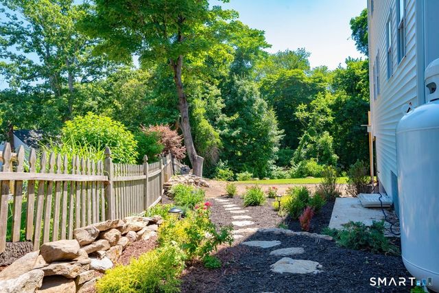 1964 North Benson Road, Fairfield, CT 06824