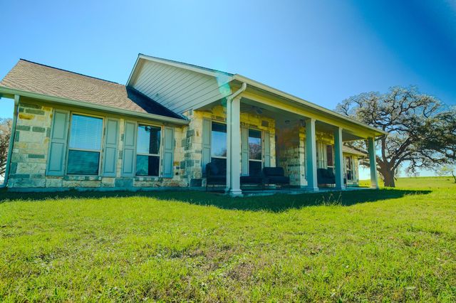 1797 County Road 261, Moulton, TX 77975