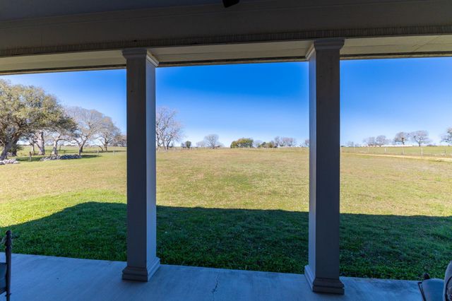 1797 County Road 261, Moulton, TX 77975