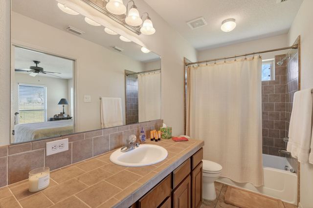 1797 County Road 261, Moulton, TX 77975