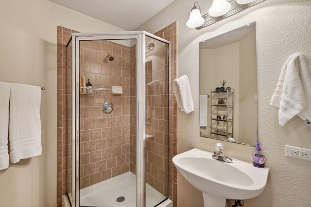 1797 County Road 261, Moulton, TX 77975