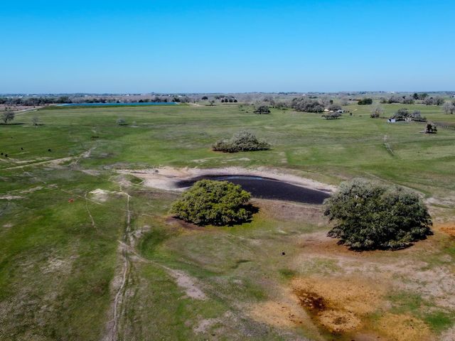 1797 County Road 261, Moulton, TX 77975
