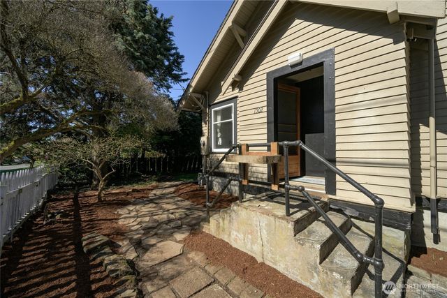 1502 E Maplewood Avenue, Bellingham, WA 98225