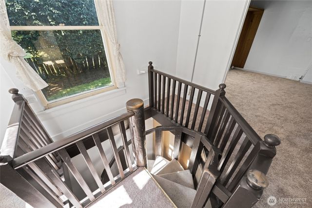 1502 E Maplewood Avenue, Bellingham, WA 98225