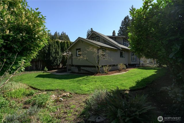 1502 E Maplewood Avenue, Bellingham, WA 98225