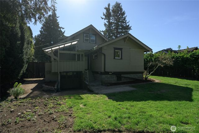 1502 E Maplewood Avenue, Bellingham, WA 98225