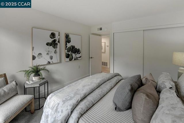 2940 Tice Creek Dr 6, Walnut Creek, CA 94595