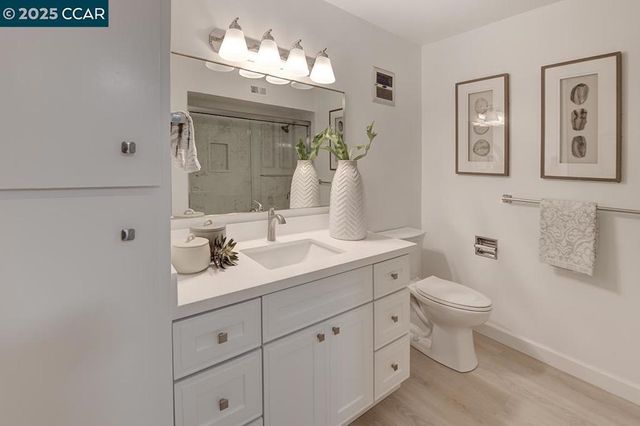 2940 Tice Creek Dr 6, Walnut Creek, CA 94595