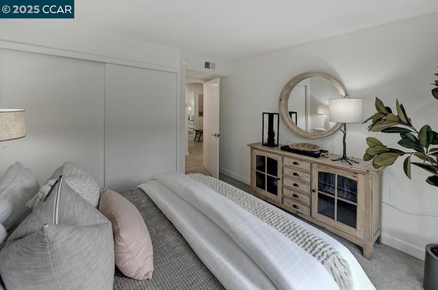 2940 Tice Creek Dr 6, Walnut Creek, CA 94595