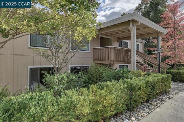 2940 Tice Creek Dr 6, Walnut Creek, CA 94595