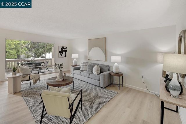 2940 Tice Creek Dr 6, Walnut Creek, CA 94595