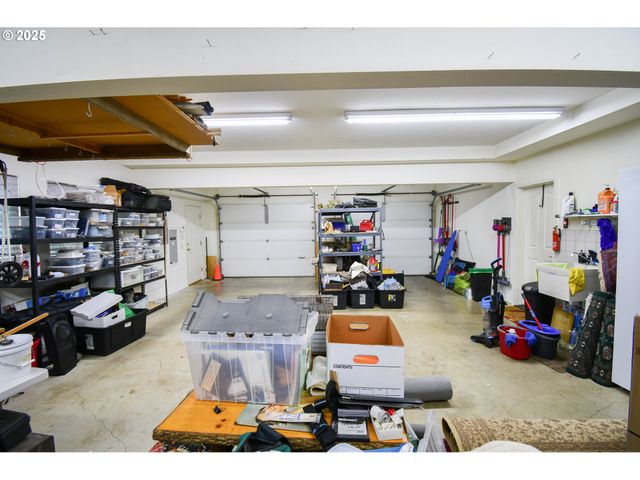 1356 Se LAUREL Ct, Roseburg, OR 97470