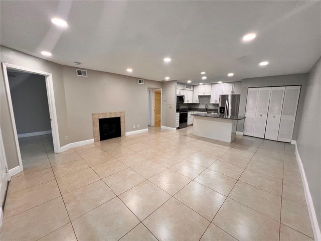 300 LAKEPOINTE DRIVE 103, Altamonte Springs, FL 32701