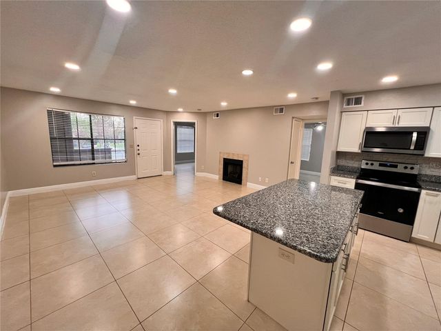 300 LAKEPOINTE DRIVE 103, Altamonte Springs, FL 32701