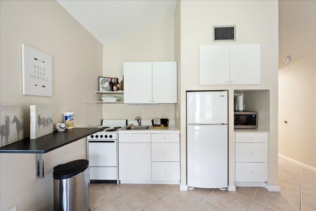 11863 Wimbledon Circle 539, Wellington, FL 33414