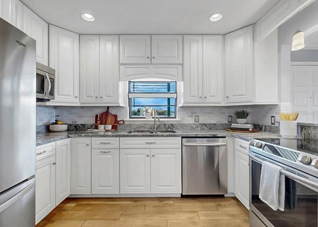 626 YARDARM DRIVE 13, Apollo Beach, FL 33572