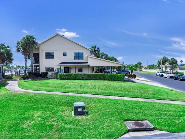 626 YARDARM DRIVE 13, Apollo Beach, FL 33572
