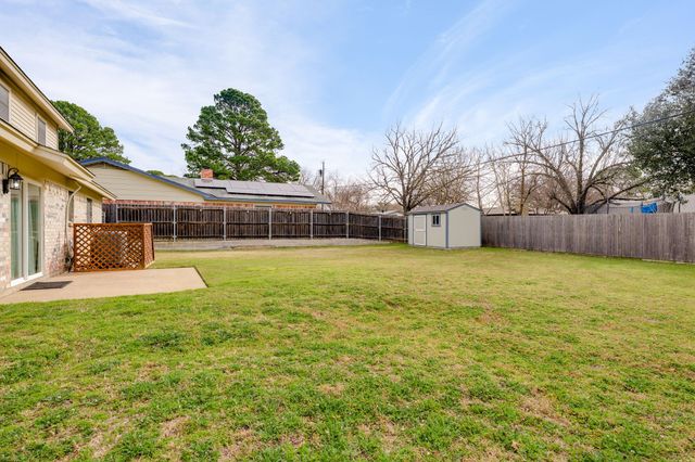 1916 Chattanooga Drive, Bedford, TX 76022