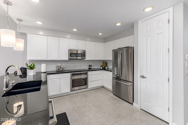 250 W QUEEN CREEK Road 144, Chandler, AZ 85248