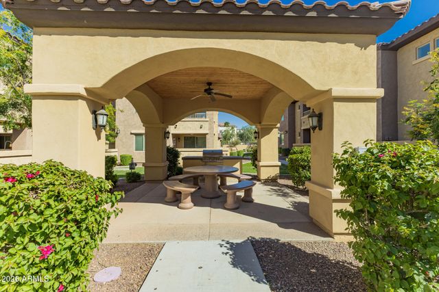 250 W QUEEN CREEK Road 144, Chandler, AZ 85248