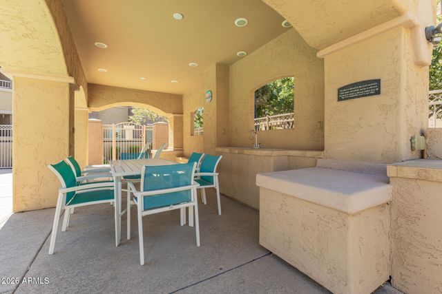 250 W QUEEN CREEK Road 144, Chandler, AZ 85248