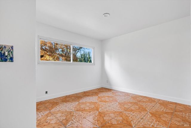 621 Sunny Manor Way, Santa Rosa, CA 95401