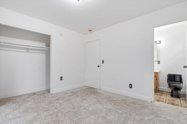 621 Sunny Manor Way, Santa Rosa, CA 95401