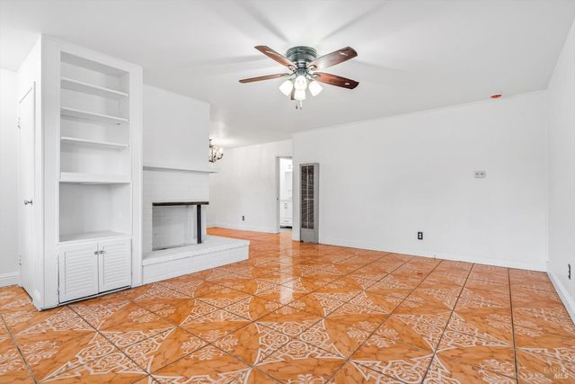 621 Sunny Manor Way, Santa Rosa, CA 95401