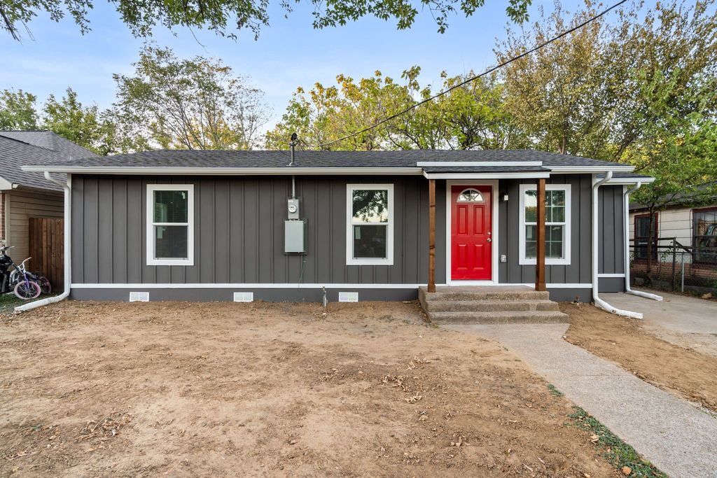 806 Metropolitan Street, Ennis, TX 75119