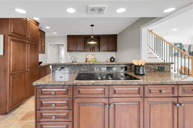 6921 MANGO AVENUE S, St Petersburg, FL 33707