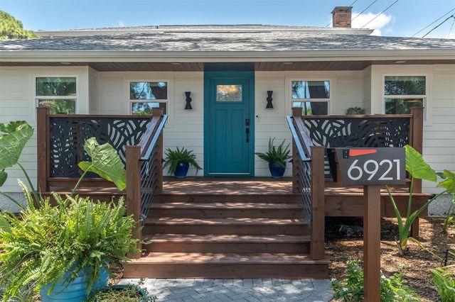 6921 MANGO AVENUE S, St Petersburg, FL 33707