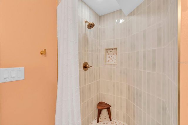 6921 MANGO AVENUE S, St Petersburg, FL 33707