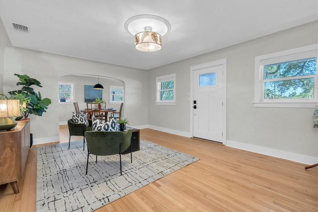 6921 MANGO AVENUE S, St Petersburg, FL 33707