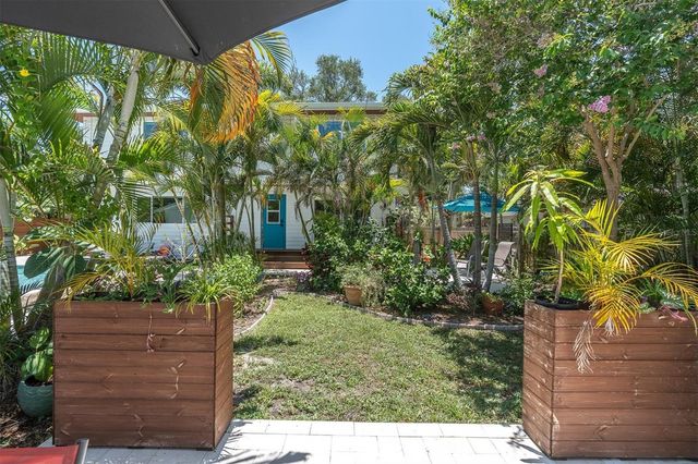 6921 MANGO AVENUE S, St Petersburg, FL 33707