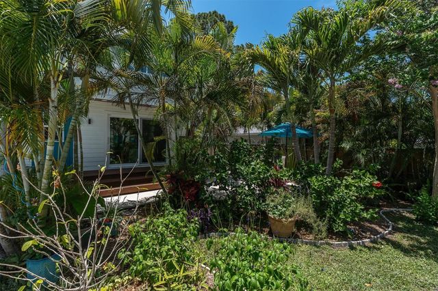 6921 MANGO AVENUE S, St Petersburg, FL 33707