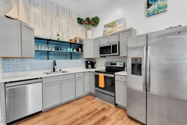 6921 MANGO AVENUE S, St Petersburg, FL 33707