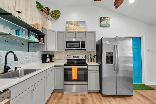 6921 MANGO AVENUE S, St Petersburg, FL 33707