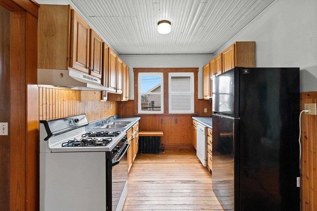 516 NEW YORK AVENUE, Manitowoc, WI 54220