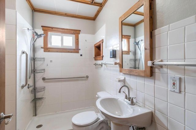 516 NEW YORK AVENUE, Manitowoc, WI 54220