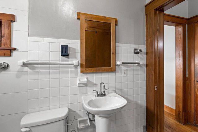 516 NEW YORK AVENUE, Manitowoc, WI 54220