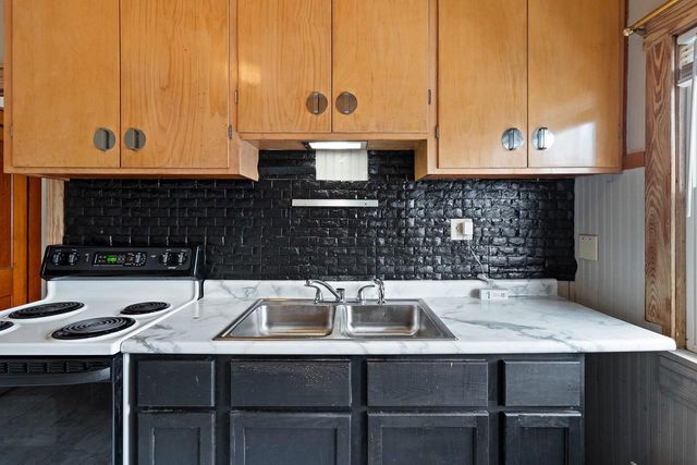 516 NEW YORK AVENUE, Manitowoc, WI 54220